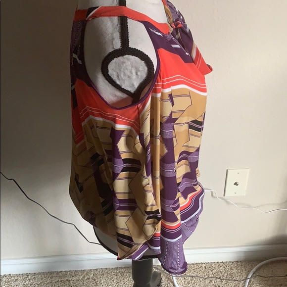 MEDIUM Ana Cold Shoulder Top - Picture 5 of 7